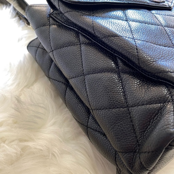 Authentic vintage Chanel caviar CC logo chain shoulder bag - Picture 9 of 16